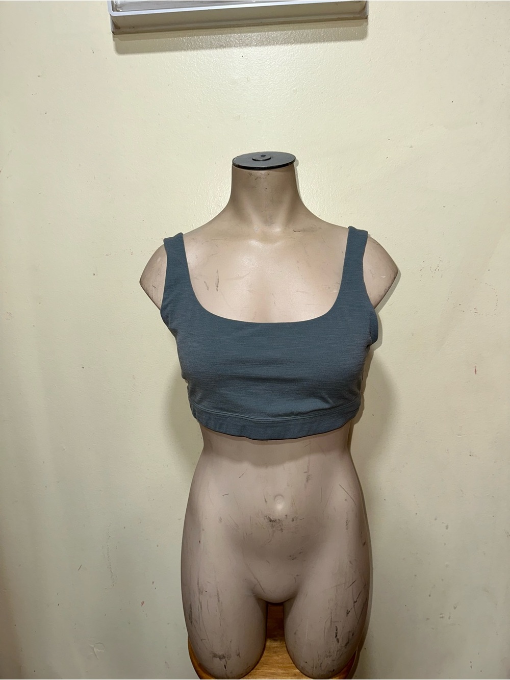 Woman’s Athleta athletic sports bra